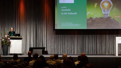 Prof. Dr. Engel Arkenau schloss die Veranstaltung mit dem Ausblick "Gestärkt in die Zukunft". © Holger Gross/BMEL