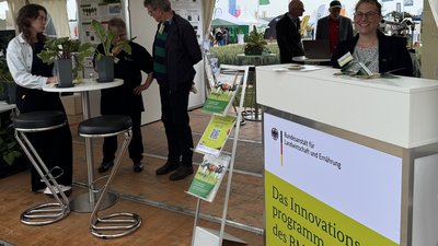 Stand des Innovationsprogramms des BMLEH auf den DLG-Feldtagen © BLE